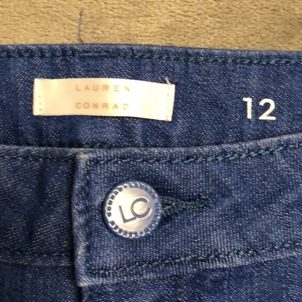 LC Lauren Conrad Embroidered Denim Shorts NWT Woman Size 12 - Picture 3 of 8